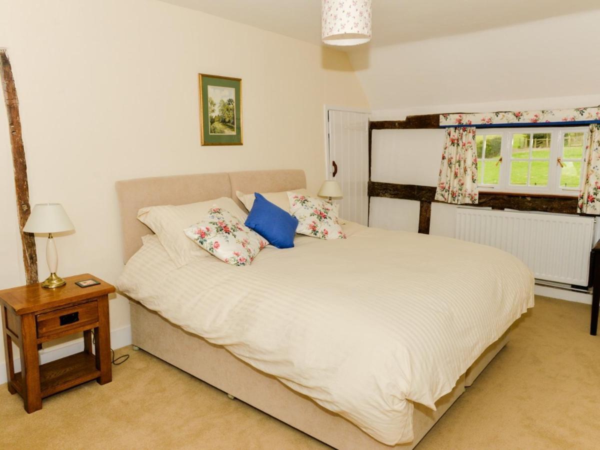 Twyford Farm B&B 헤이워즈히스 객실 사진